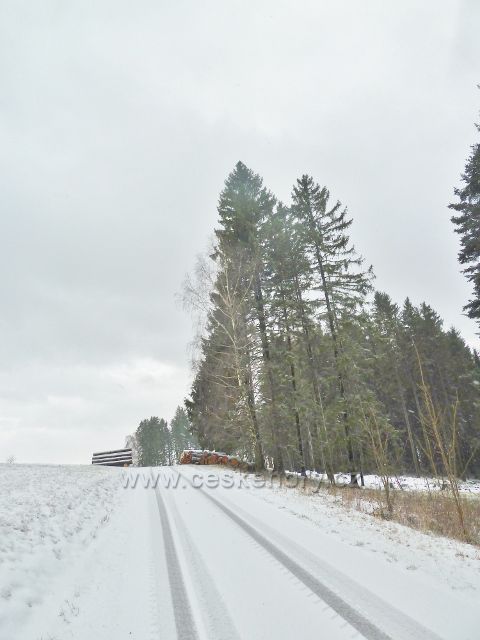 Končiny - silnička na Končiny