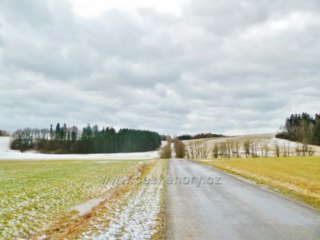 Kunvald - Končiny, silnička k Zákopance