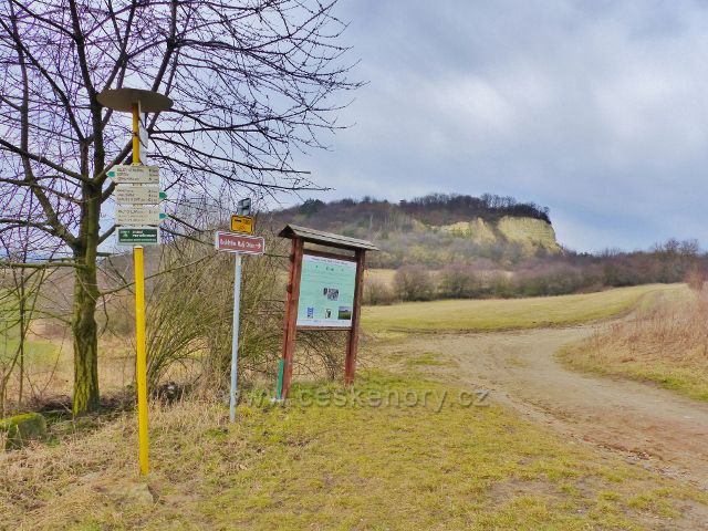 Bořitov - rozcestí Pod Malým Chlumem (406 m.n.m.)