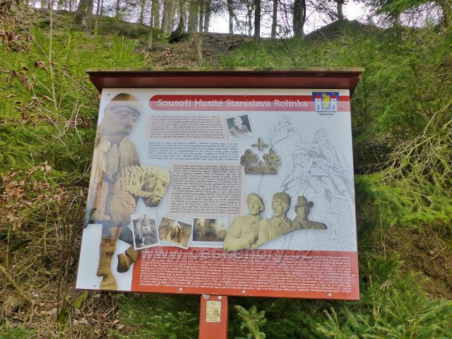 Bořitov - informační panel  Husité pod sousoším husitských bojovníků na úbočí Velkého Chlumu