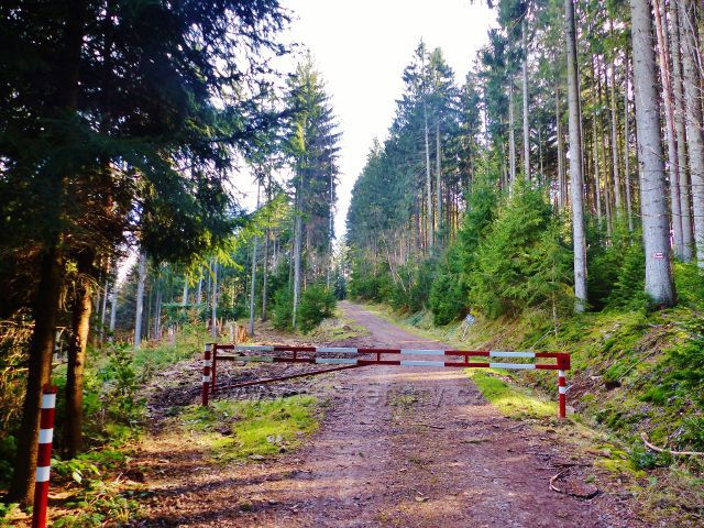 Vrbice - závora na cyklostezce k Novým Liticím