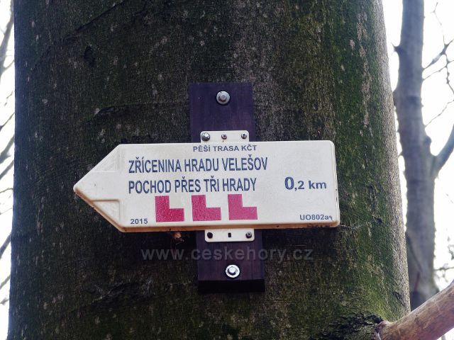 Potštejn- směrovka ke zřícenině hradu Velešov