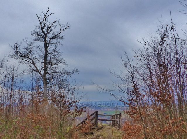 Potštejn - horní výhledová plošina na zřícenině Velešov
