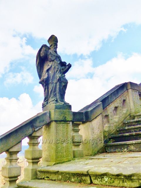 Homol - socha sv. Vojtěcha s berlou a knihou