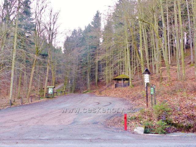 Potštejn - areál parkoviště pod hradem Velešov