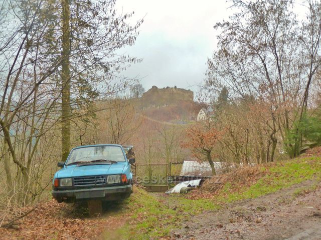 Lanšperk - jeden pohled na dvoje "trosky", které od sebe dělí stovky let