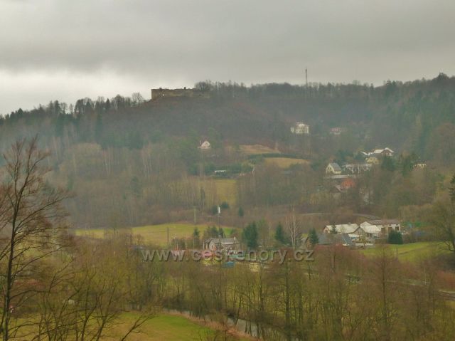 Vadětín - pohled na hrad a podhradí na Lanšperku