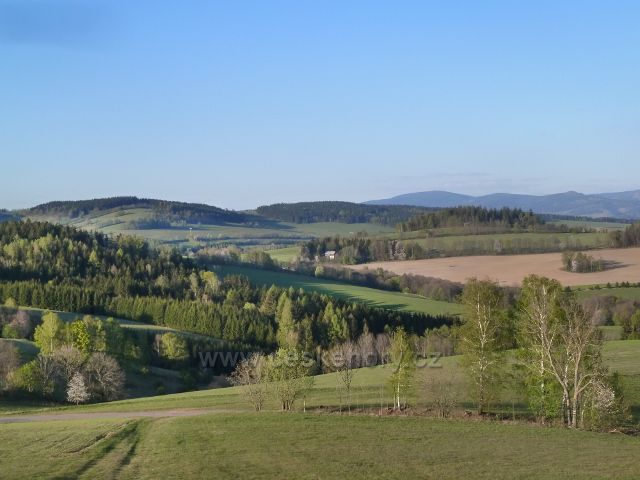 Vlčkovice - pohled z úbočí Studeného na Přední a Zadní hraniční vrch