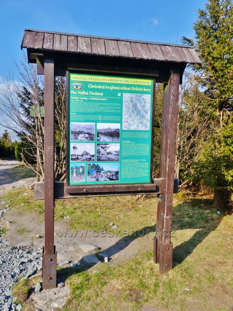 Panel CHKO Orlické hory pod rozhlednou Velká Deštná