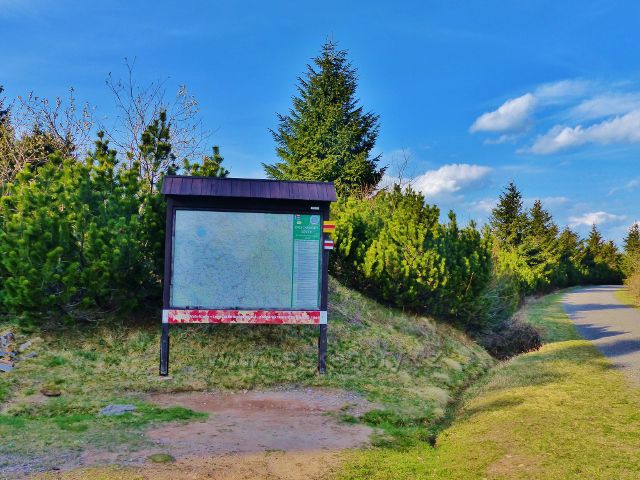 Turistická mapa u srubu HS pod Velkou Deštnou