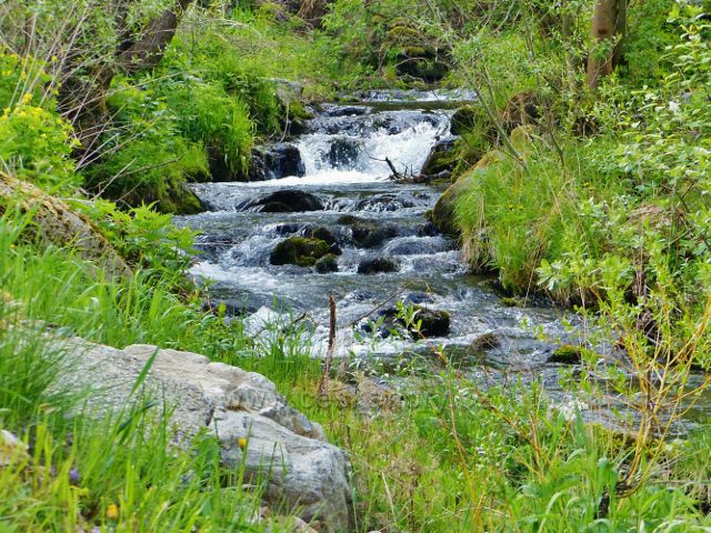 Kunčický potok má především v horní části obce  značný spád