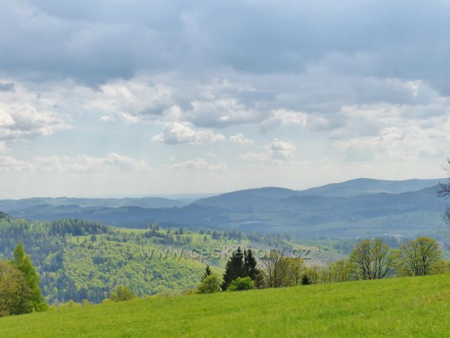 Pohled z úbočí Větrova k Hanušovické pahorkatině