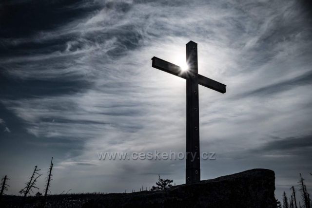 Kříž na vrcholu Trojmezné