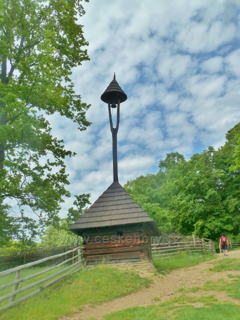 Rožnov pod Radhoštěm - Valašská dědina - zvonička z Lužné