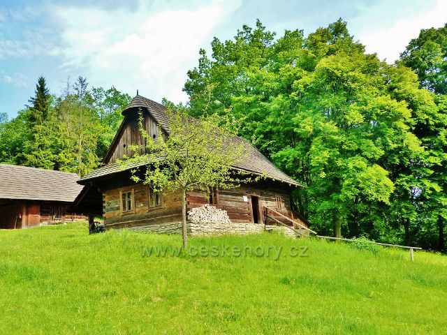 Rožnov pod Radhoštěm - Valašská dědina - chalupa z Velkých Karlovic