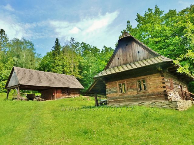 Rožnov pod Radhoštěm - Valašská dědina - chalupa z Velkých Karlovic