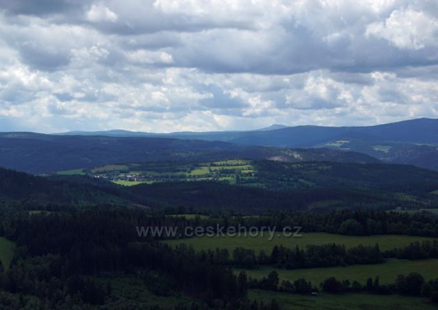 Vyhledy z rozhledny na Sedle