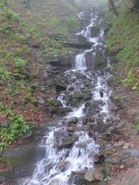Bystrý vodopád na stejnojmenném potoce