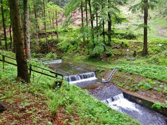 Prahy na Bystrém potoku u úpravny vody