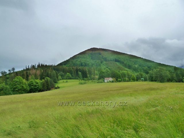 Bystré -pohled k Velké Stolové (1049 m.n.m.)