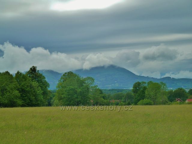 Bystré - po hřebenu Ondřejníku se převalují mraky
