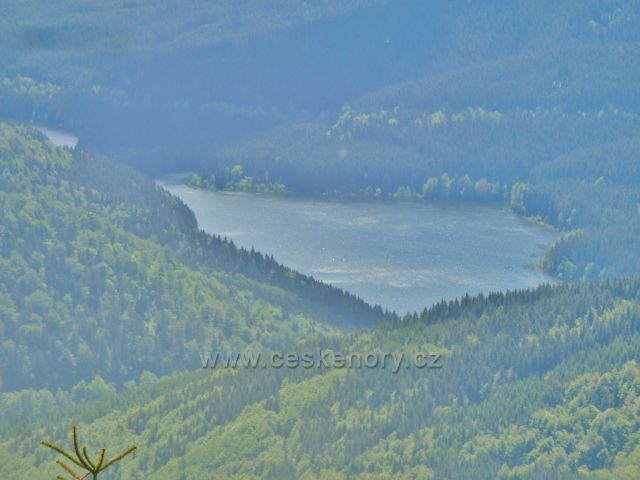 Vodní nádrž Šance při pohledu z Lysé hory