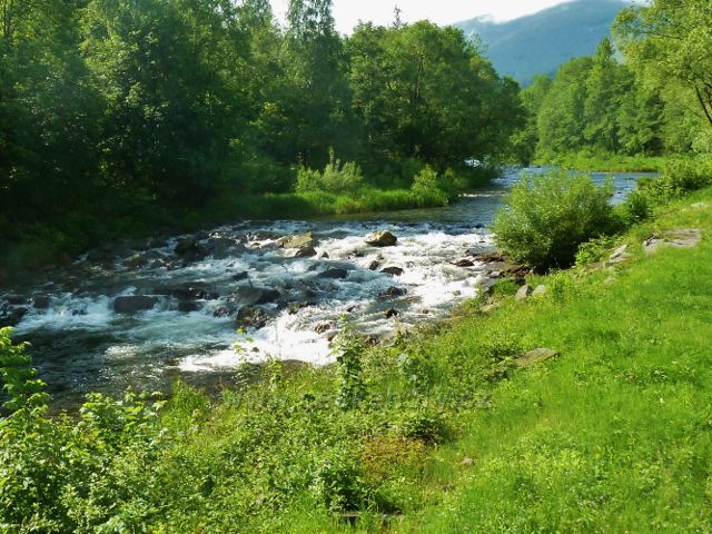 Ostravice - řeka Ostravice nad mostem pro pěší