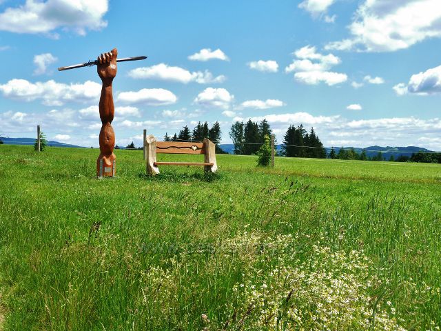 Mistrovice - pomník "Neznámého lyžaře"