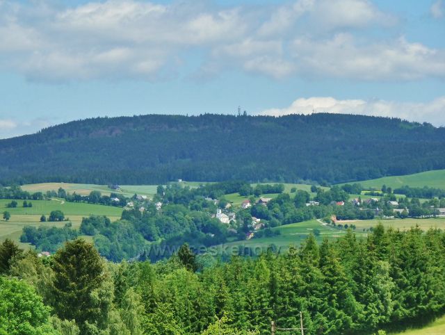 Mistrovice - pohled z blažkovského kopce na Jamné nad Orlicí pod Suchým vrchem