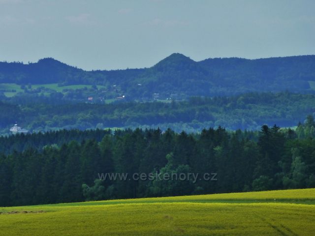 Mistrovice, vrchol Židovo kopce - pohled k Žampachu