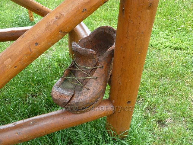 Mistrovice, vrchol Židovo kopce - detail vyhlídkové židle