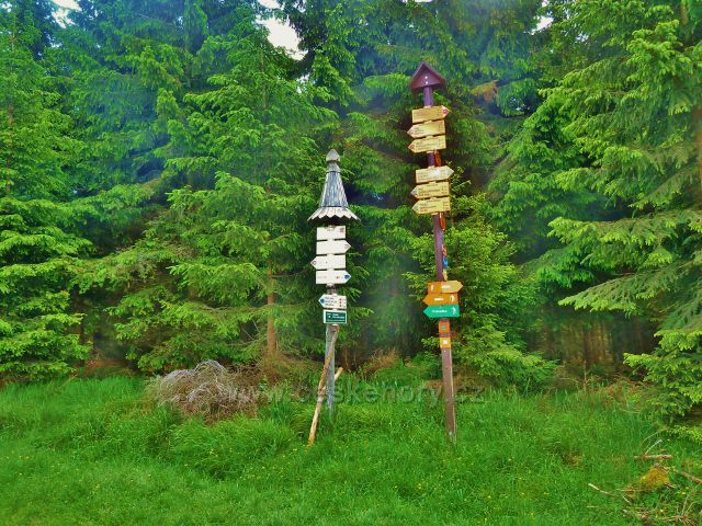 Turistický rozcestník "Palaš 1021 m.n.m."