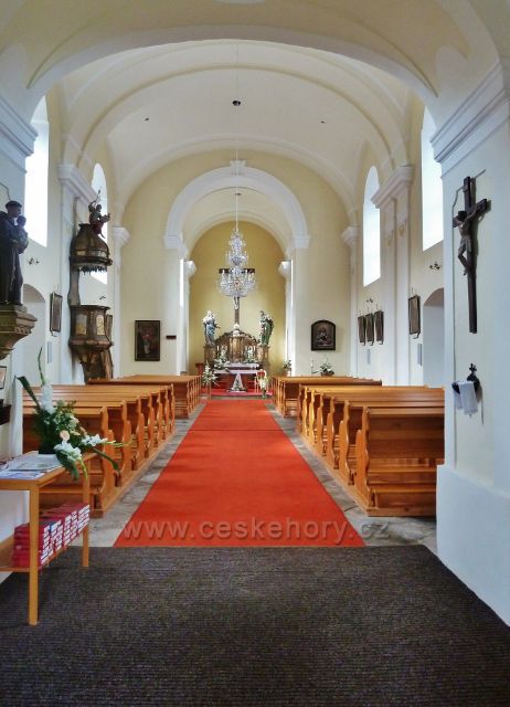 Sněžné - interiér kostela sv.Kříže