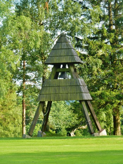 Svratka - zvonice pod golfovým hřištěm