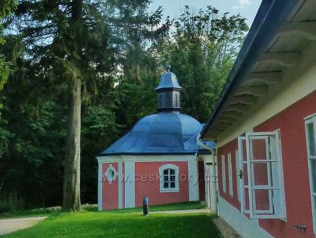 Svratka - zámeček Karlštejn, zámecká kaple