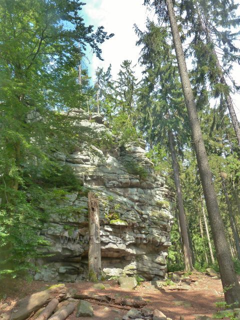 Sněžné - součástí PP Lisovská skála je Strážní věž