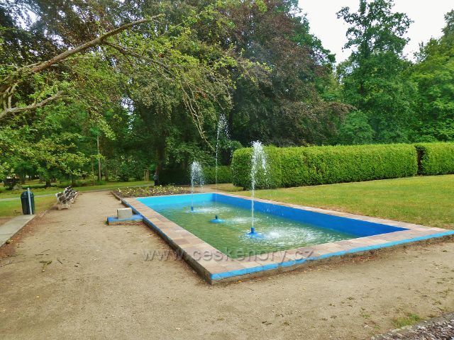 Františkovy Lázně - fontána v Městských sadech