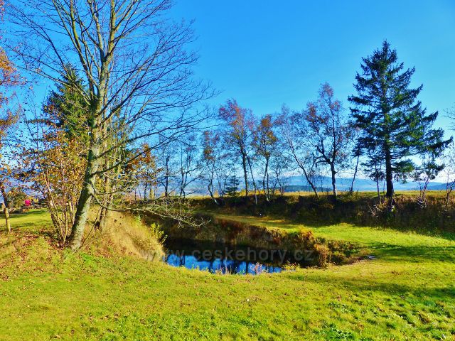 Petrovičky - jezírko u Kašparovy CHATY