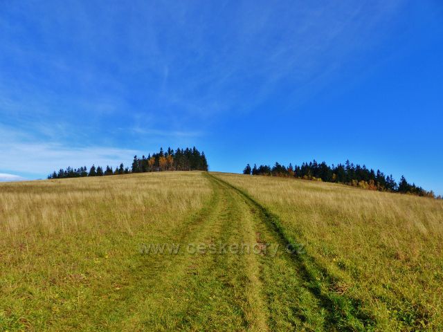 Petrovičky - "výhledová" hřebenovka po vrcholech masivu  Adamu