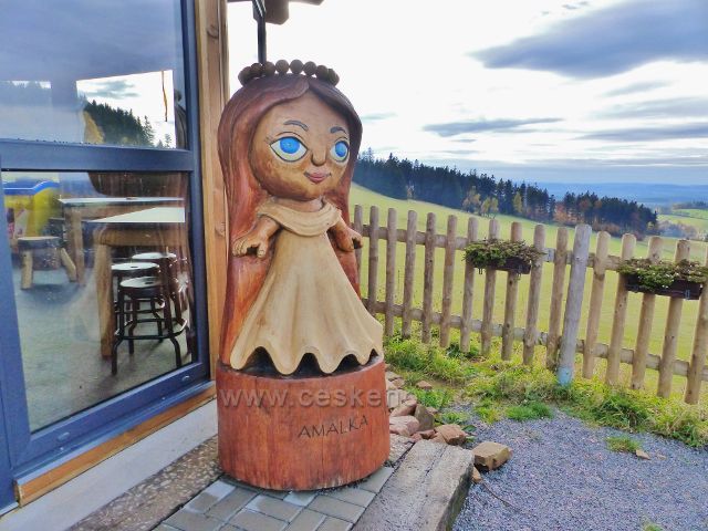 České Petrovice - víla Amálka u vchodu do občerstvení ve stejnojmenné rozhledně