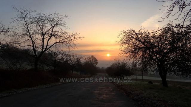 východ slunce nad Jasenicí