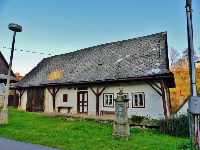 Lanšperk - chalupa pod hradem