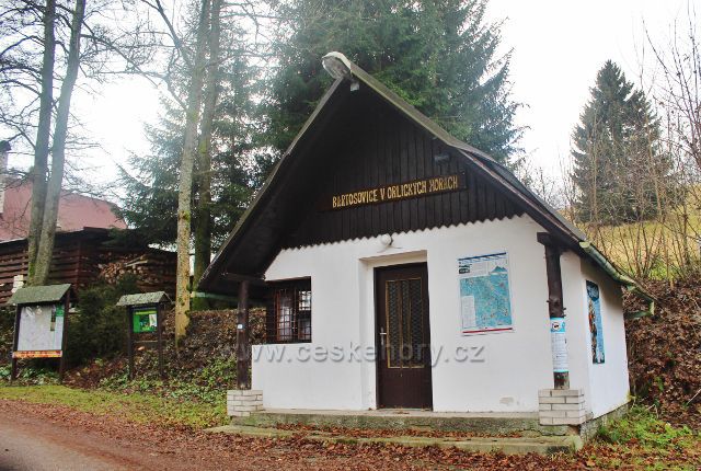 Bartošovice v O.h. -objekt bývalé pohraniční služebny před hraničním mostem