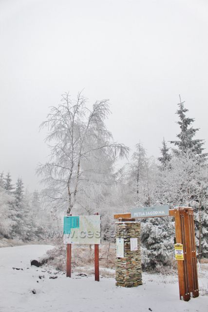 Spalona - brána cyklocrossové dráhy pod rozhlednou Jagodna