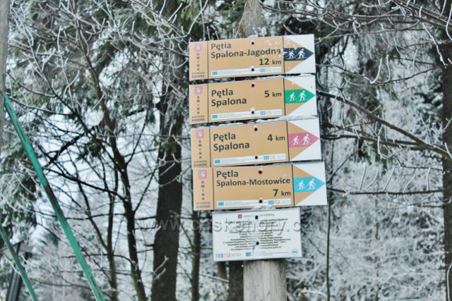 Spalona - rozcestník lyžařských tras nad turistickou chatou Jahodna