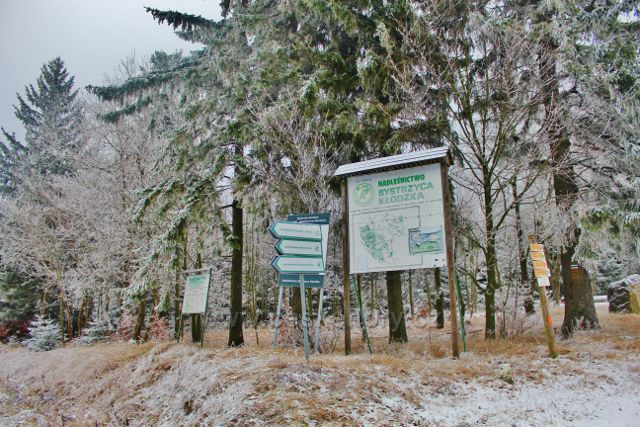 Spalona - panel polské Lesní správy na křižovatce u chaty Jagodna