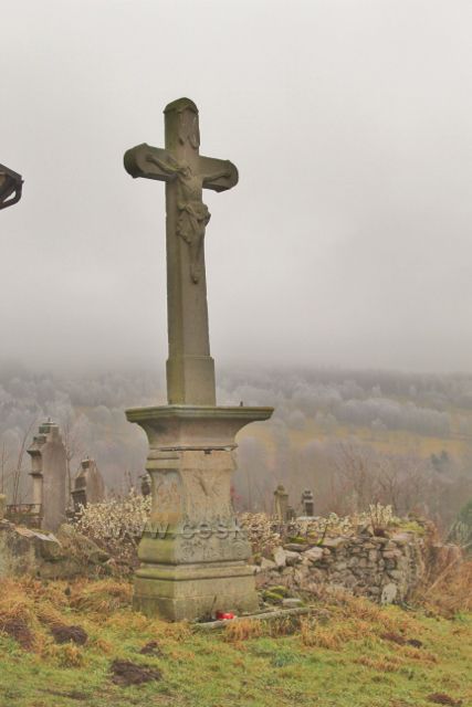 Vrchní Orlice - Boží muka před kostelem sv.Jana Nepomuckého