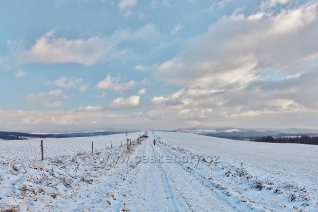 Bartošovice v O.h. - cesta po hřebenu Polomu