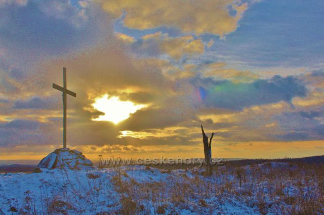Bartošovice v O.h. - podvečer nad Polomem