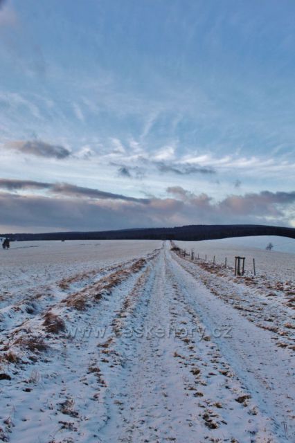 Bartošovice v O.h. - "hřebenovka" z Polomu k Panskému Poli